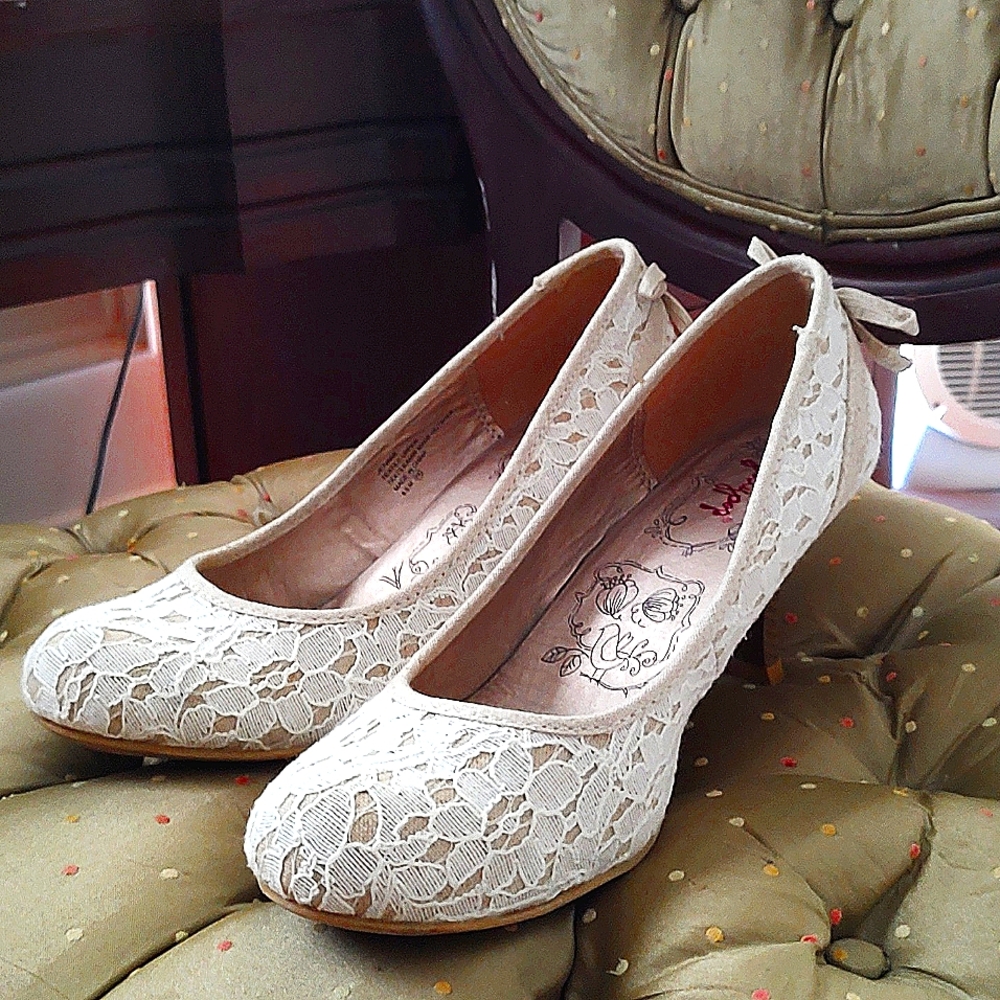 Jellypop Vintage Inspired Lace Wedding Shoes, "Jennie" size 8.5